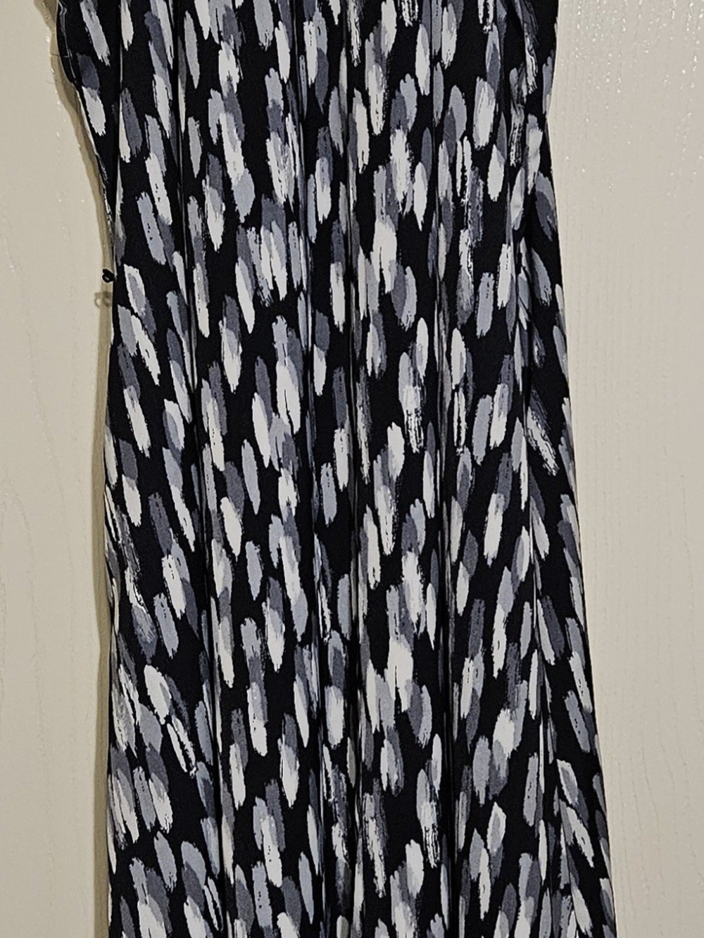 Banana Republic Black Maxi Dress White and Gray Brushstroke Print, size Large.